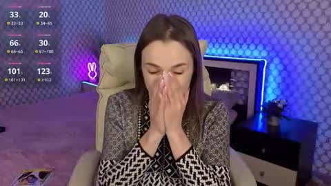 Snapshot of emmyskyy chatting on October 26, 2025, 7:09 pm Emma online show from October 26, 2025, 7:09 pm