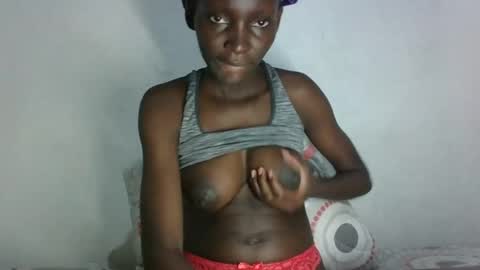 Snapshot of empress_ivy1 chatting on July 14, 2026, 6:35 pm empress_ivy1 online show from July 14, 2026, 6:35 pm