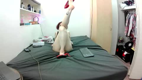 Empress Lillth online show from April 15, 2026, 4:47 pm