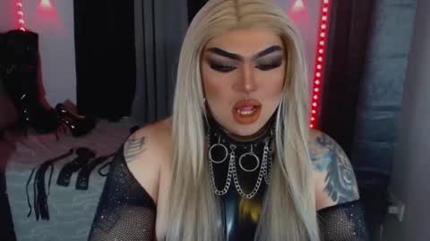 Snapshot of empressmichellexx chatting on March 5, 2026, 2:51 am Mistress Michelle online show from March 5, 2026, 2:51 am