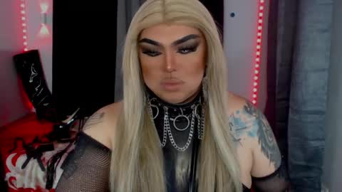 Snapshot of empressmichellexx chatting on April 25, 2026, 5:43 pm Mistress Michelle online show from April 25, 2026, 5:43 pm