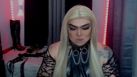 Snapshot of empressmichellexx chatting on May 10, 2026, 12:38 am Mistress Michelle online show from May 10, 2026, 12:38 am