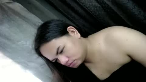 Snapshot of empressrheo chatting on April 23, 2026, 5:19 am empressrheo online show from April 23, 2026, 5:19 am