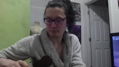 Snapshot of empusalamia chatting on January 22, 2025, 2:15 am empusalamia online show from January 22, 2025, 2:15 am