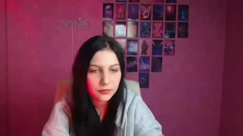 Snapshot of emxma chatting on November 14, 2025, 6:28 pm Emma online show from November 14, 2025, 6:28 pm