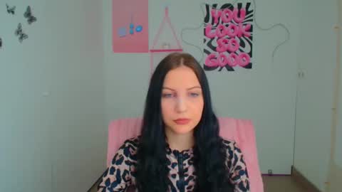 Snapshot of emxma chatting on May 13, 2026, 11:07 am Emma online show from May 13, 2026, 11:07 am