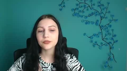 Snapshot of emxma chatting on May 14, 2026, 11:17 am Emma online show from May 14, 2026, 11:17 am