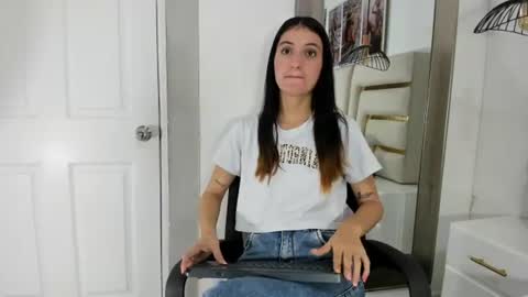 EMY FERRER online show from July 3, 2026, 2:29 am