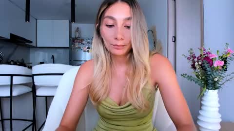 emyconneer online show from January 10, 2025, 7:54 pm