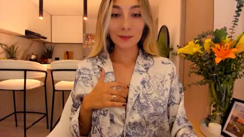 emyconneer online show from February 12, 2025, 2:56 am