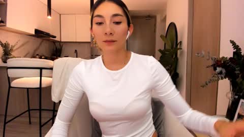 emyconneer online show from February 22, 2025, 2:17 am