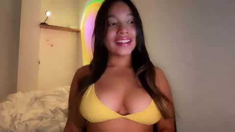 Snapshot of emycutie chatting on October 13, 2025, 6:35 am emily cutie online show from October 13, 2025, 6:35 am
