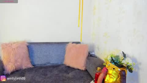 EMYLY  online show from January 26, 2025, 6:37 pm