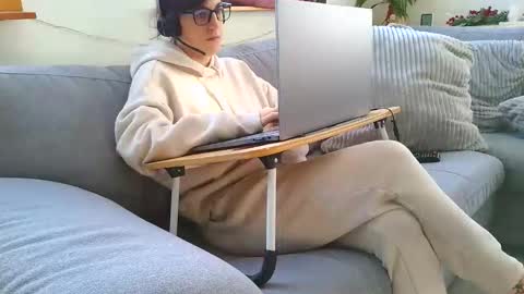 emyxxl online show from January 16, 2026, 2:32 pm