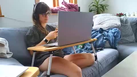 emyxxl online show from January 19, 2026, 2:32 pm