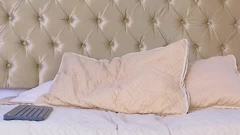   Schedule 600a.m - 200p.m Col hour online show from February 10, 2025, 6:35 pm