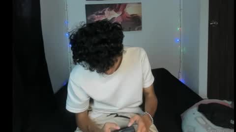 Snapshot of energy_lover137 chatting on February 4, 2026, 5:52 pm Salo online show from February 4, 2026, 5:52 pm