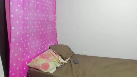 Snapshot of engel20042001 chatting on December 11, 2024, 5:53 am engel20042001 online show from December 11, 2024, 5:53 am