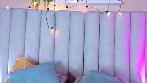  E N G E L  online show from September 19, 2025, 7:36 pm