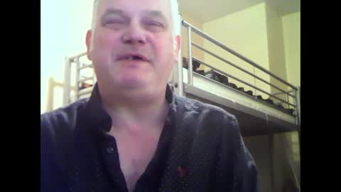 englishguysurrey online show from January 22, 2025, 10:05 pm