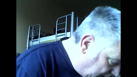 englishguysurrey online show from May 17, 2026, 4:43 am