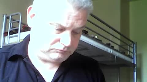 englishguysurrey online show from June 22, 2026, 9:17 am