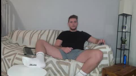 Snapshot of englishladxxx chatting on December 11, 2024, 12:44 am Englishladxxx online show from December 11, 2024, 12:44 am