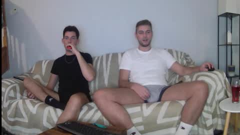 Snapshot of englishladxxx chatting on October 3, 2025, 12:29 am Englishladxxx online show from October 3, 2025, 12:29 am