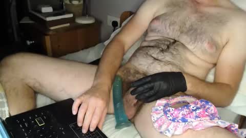 englishshyguyuk online show from October 3, 2025, 9:12 pm