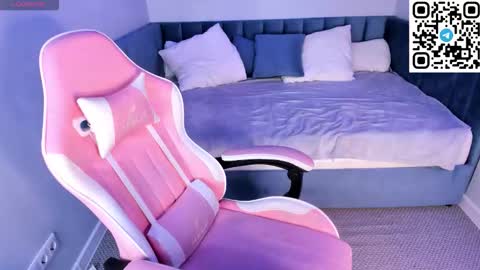 Snapshot of enigmatic_ella chatting on February 9, 2026, 1:09 am Ella online show from February 9, 2026, 1:09 am