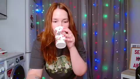 Snapshot of enorolve chatting on December 16, 2024, 5:33 pm Horny Mary online show from December 16, 2024, 5:33 pm