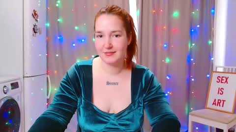 Snapshot of enorolve chatting on December 19, 2024, 6:45 am Horny Mary online show from December 19, 2024, 6:45 am