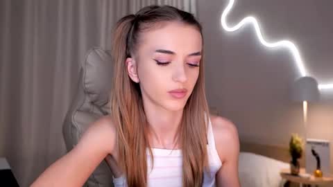 entya online show from November 13, 2025, 7:07 am