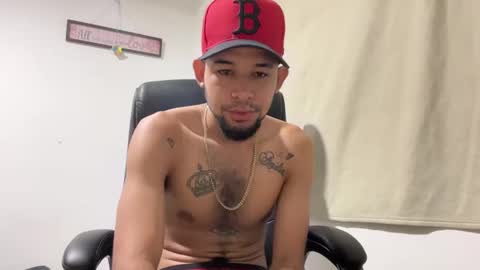 enyel_100 online show from February 12, 2026, 11:33 pm