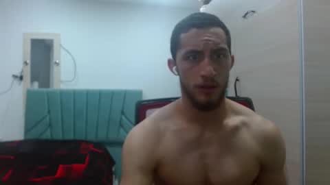 Snapshot of enzo_savage chatting on October 15, 2025, 6:30 pm enzo_savage online show from October 15, 2025, 6:30 pm