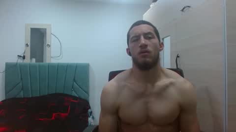 Snapshot of enzo_savage chatting on October 19, 2025, 5:46 pm enzo_savage online show from October 19, 2025, 5:46 pm