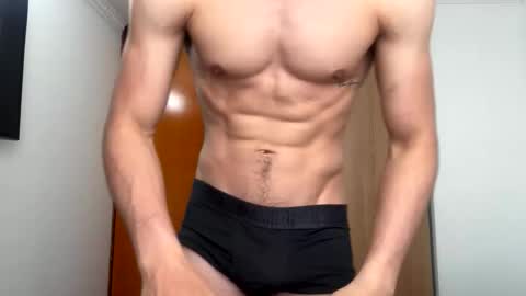 Snapshot of enzo_savage chatting on April 24, 2026, 7:27 pm enzo_savage online show from April 24, 2026, 7:27 pm