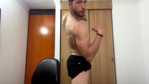 Snapshot of enzo_savage chatting on June 3, 2026, 11:46 am enzo_savage online show from June 3, 2026, 11:46 am