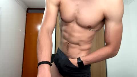 Snapshot of enzo_savage chatting on June 21, 2026, 11:46 am enzo_savage online show from June 21, 2026, 11:46 am