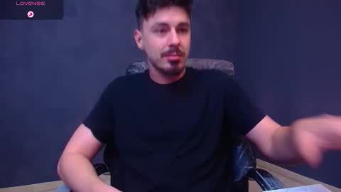 EnzoRace online show from December 15, 2025, 8:07 am