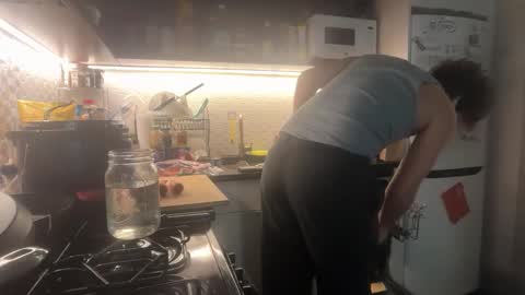 Snapshot of enzyme_ chatting on February 3, 2026, 7:30 pm enzyme_ online show from February 3, 2026, 7:30 pm