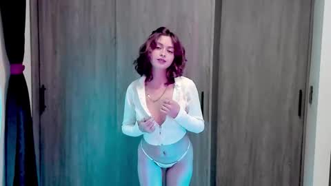 Leyla online show from November 26, 2025, 11:39 pm