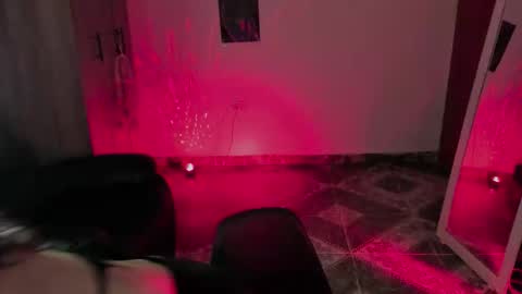 Leyla online show from March 19, 2026, 3:54 am