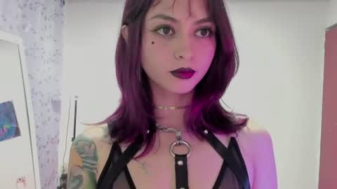 Leyla online show from June 20, 2026, 1:41 am