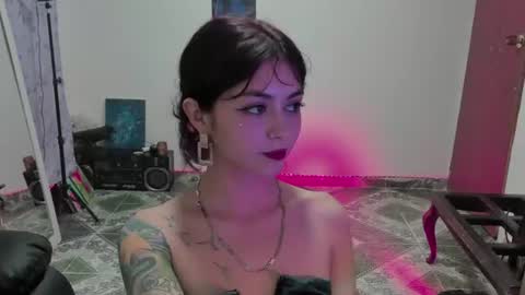 Leyla online show from July 2, 2026, 2:22 am
