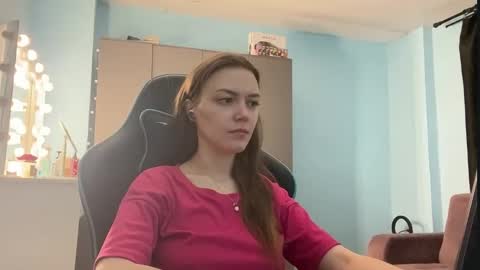 Lily online show from March 18, 2026, 2:04 am