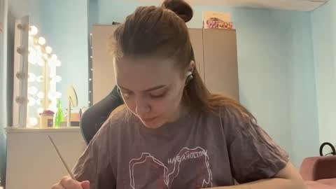 Lily online show from March 25, 2026, 2:17 am