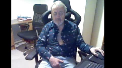 Snapshot of erasmus_d chatting on December 31, 2024, 6:13 pm erasmus_d online show from December 31, 2024, 6:13 pm