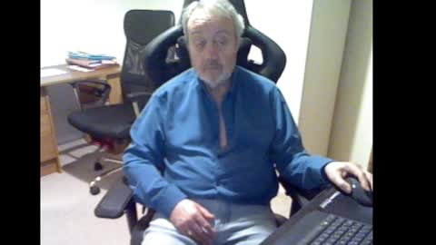 Snapshot of erasmus_d chatting on January 3, 2025, 5:31 pm erasmus_d online show from January 3, 2025, 5:31 pm