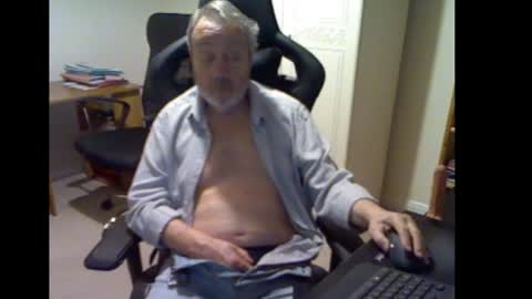 Snapshot of erasmus_d chatting on January 9, 2025, 6:36 pm erasmus_d online show from January 9, 2025, 6:36 pm